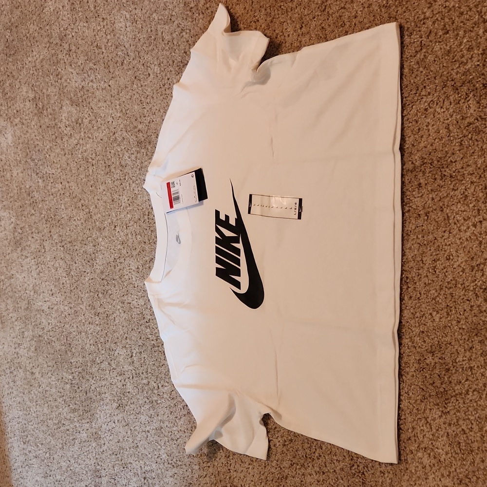 NWT Nike cropped citton logo tee, size large